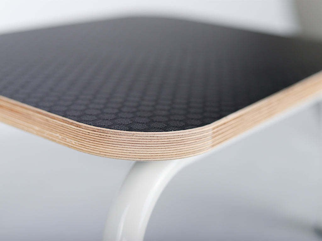 Fehér fém fellépő