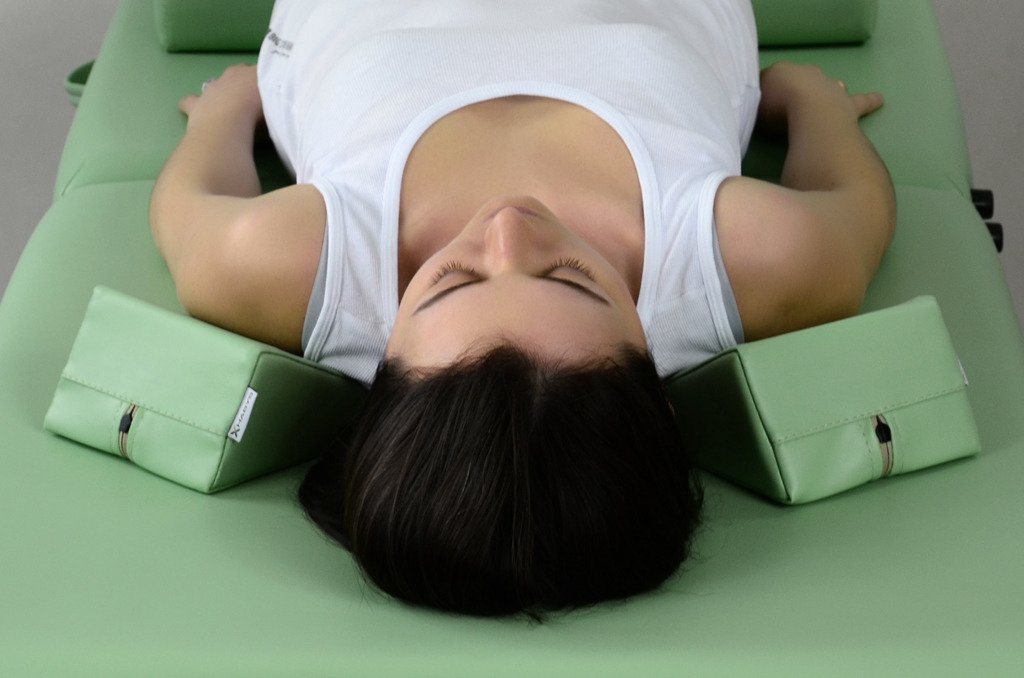 K012 tengerészkék ékpárna 70/40x40x20